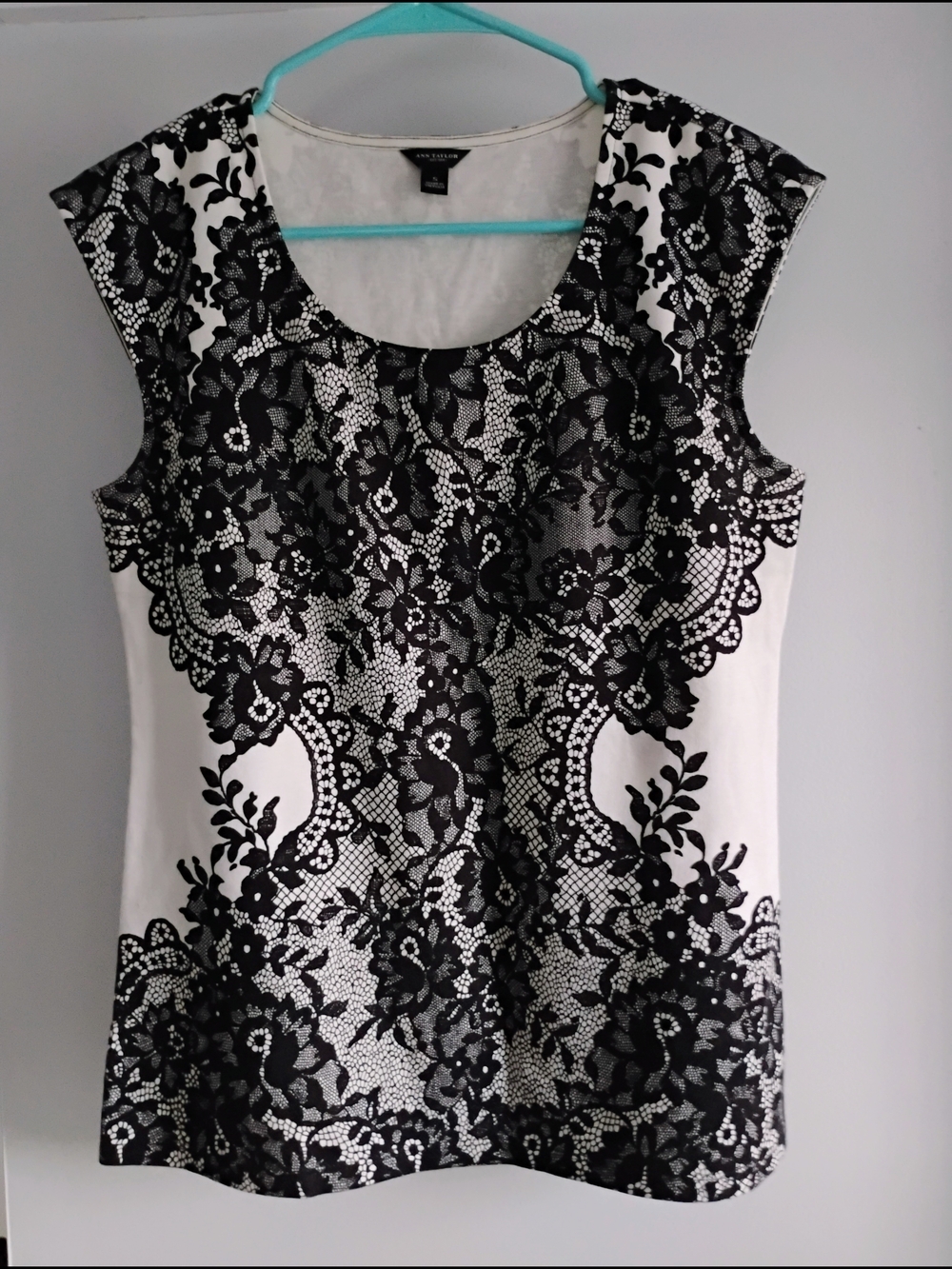 Ann Taylor Black and Ivory Lace-Print Tank